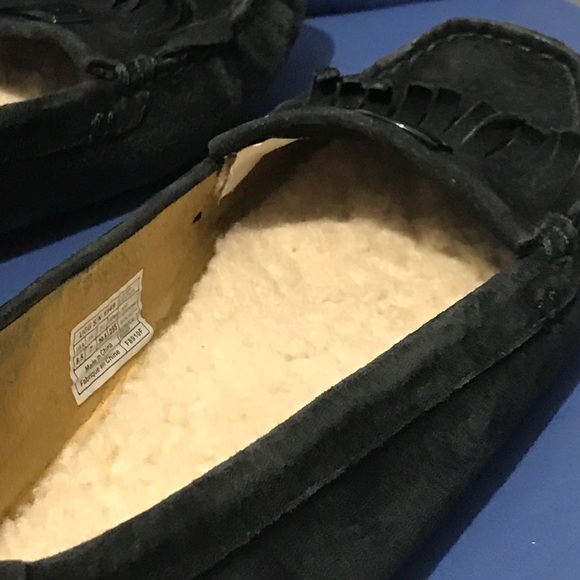 🎉Sale🎉Ugg women’s black suede fringe moccasins - Picture 12 of 13
